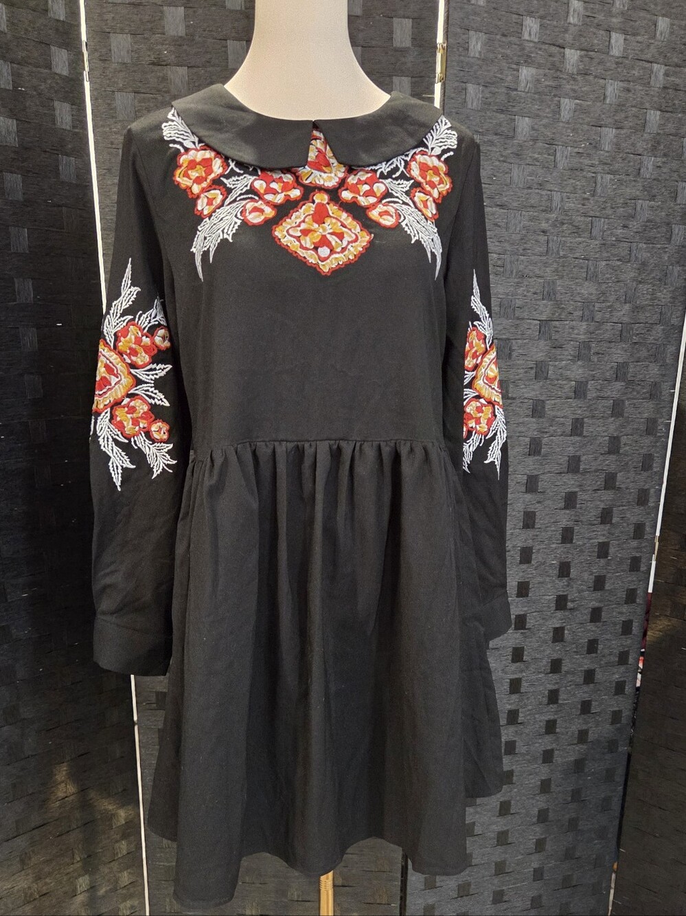 NWT Black Floral Embroidered Boho Long Sleeve Smock Mini Dress Small - Picture 10 of 15